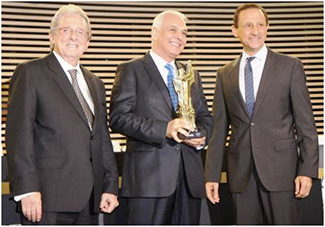 Weber recebe Troféu Excelência por sua inovação e destaque na construção civil
